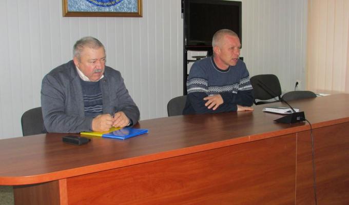 Під головуванням голови Станично-Луганської райдержадміністрації Юрія Золкіна відбулась нарада щодо організації захисту житлових прав дітей-сиріт, дітей, позбавлених батьківського піклування