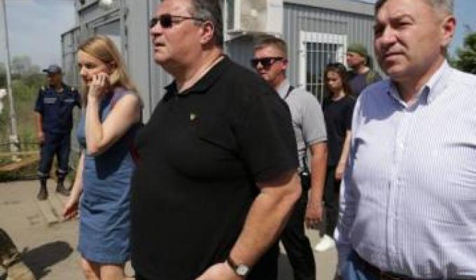 Юрій Гарбуз і Лінас Лінкявічюс відвідали КПВВ «Станиця Луганська»