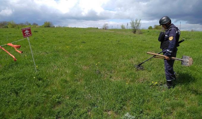 Піротехніками на Луганщині вилучено 17 одиниць вибухонебезпечних предметів 