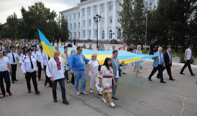 Віталій Комарницький очолив урочисту ходу вулицями Сєвєродонецька 