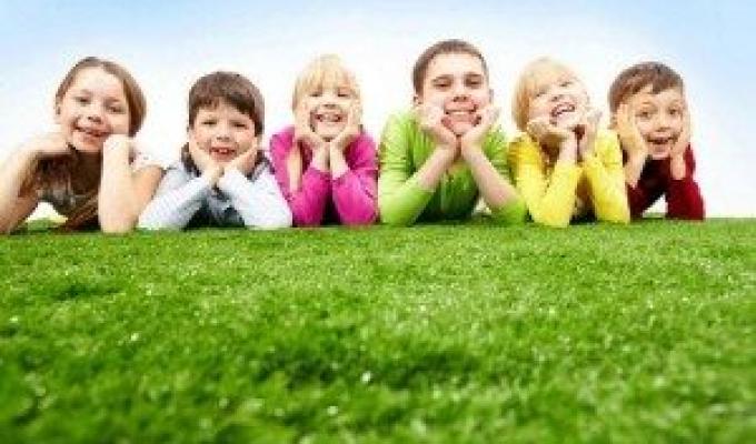 Оздоровлення дітей Станично-Луганського району продовжується.