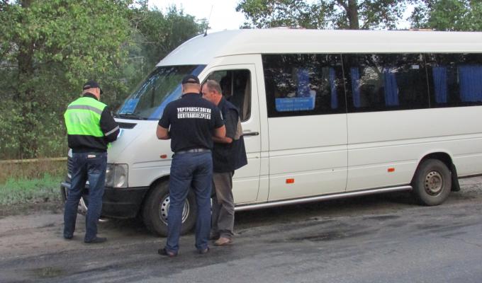 Працівники Державної служби з безпеки на транспорті (Укртрансбезпеки), продовжують перевірку перевізників у Станиці Луганській