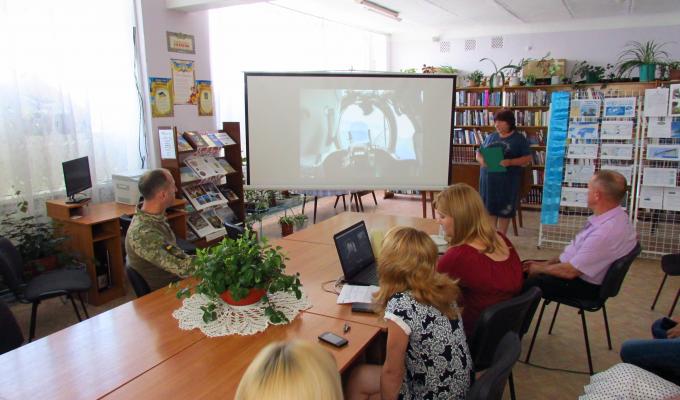 Сьогодні, напередодні Дня українських миротворців, відкрито виставку-репортажу «Сміливість заради миру»