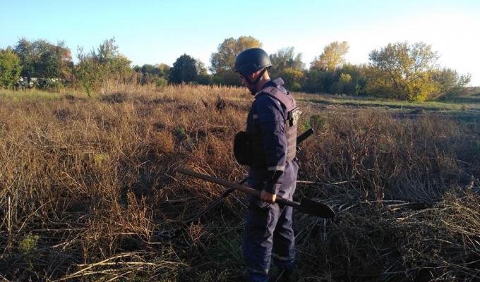 Піротехніками на Луганщині виявлено та вилучено 64 одиниці вибухонебезпечних предметів 