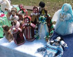 6 липня 2018 року в м.Кремінна на березі р. Красна відбувся ІІІ обласний фестиваль української народної іграшки та гри