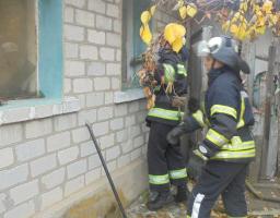 Станиця Луганська: під час ліквідації пожежі у житловому будинку виявлено тіло чоловіка