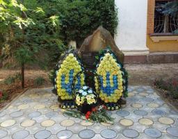 Напередодні Дня Конституції України, ми вшанували пам'ять загиблих героїв